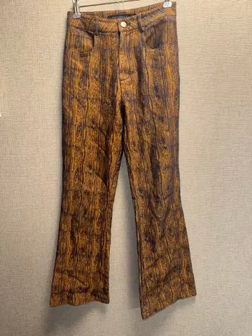 YOSHIYUKI 나뭇결 플레어 데님 팬츠