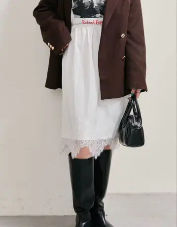 화이트 레이스 밑단 미디 스커트