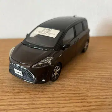 도요타 시엔타 / 샘플카 브라운