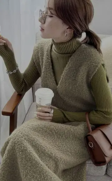 클래식 엘프 페이크 울 V넥 오버롤 스커트 새상품급 L 사이즈