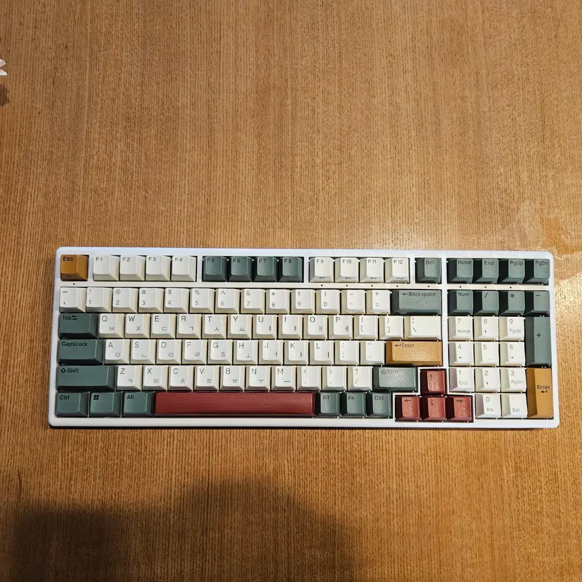 Lofree flow2 Silver Surfer Switch 84-key keyboard on Bunjang