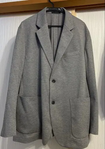 [유니클로] 남성용 자켓 그레이