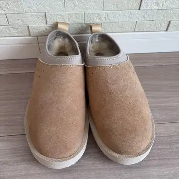 SUICOKE 베이지 스웨이드 슬립온 부츠