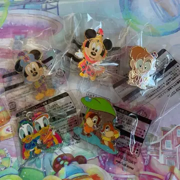 디즈니 게임 경품 (핀 배지 참)