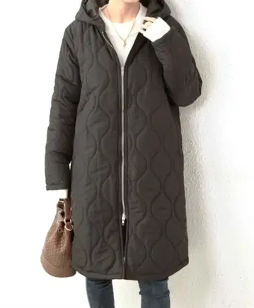 [ sakka ] 2way 후드 부착 웨이브 퀼트 코트 블랙 F