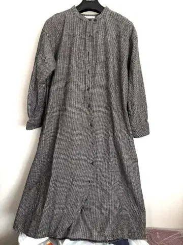 셔츠 원피스 블랙과 화이트 체크 무늬 울 혼방 따뜻한 기모 소재