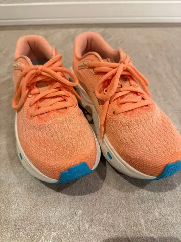 Brooks Ghost Max 핑크 23cm 스니커즈