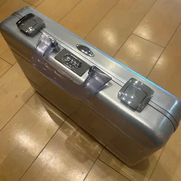 새상품급 제로 버튼 아타셰 케이스 비즈니스 백