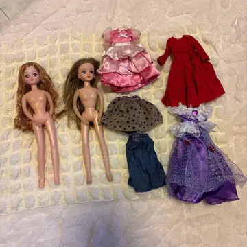 리카짱 인형 2체와 의상 세트