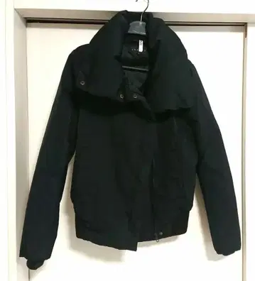 띠어리 블랙 다운 자켓 S