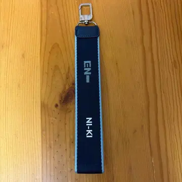 WALK THE LINE NI-KI 키링