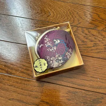 고궁박물원 보라색 꽃무늬 자수 코인 케이스