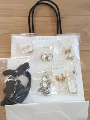 미개봉 새상품 GOLDY 귀걸이 7개 세트
