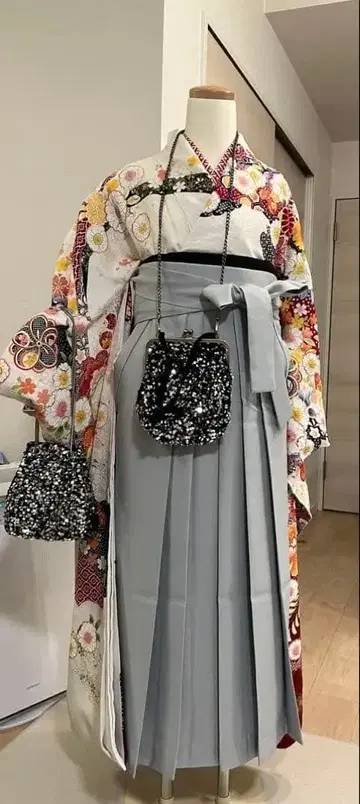 졸업식 그레이 하카마