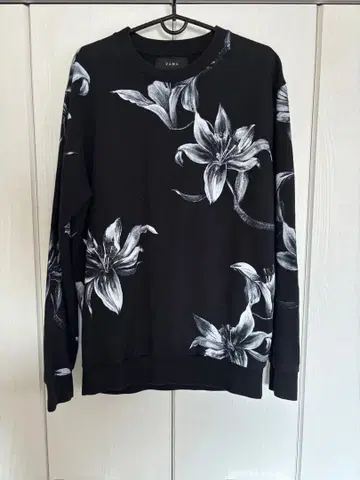 ZARA 꽃무늬 크루넥 트레이닝복