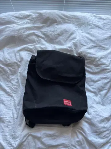 블랙 플랩 백팩