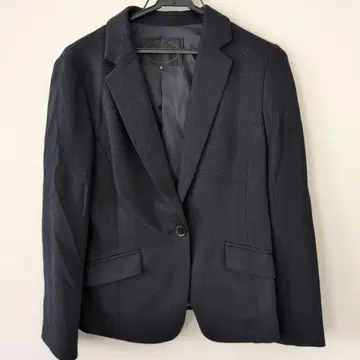 UNTITLED 다크 그레이 테일러드 자켓과 스커트 세트