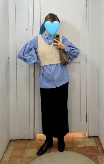 아이보리 V넥 니트 베스트