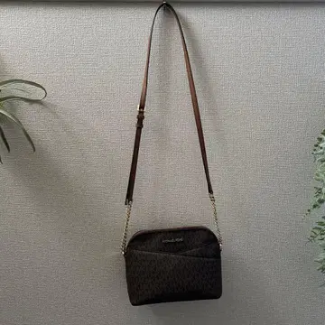 MICHAEL KORS 브라운 숄더백