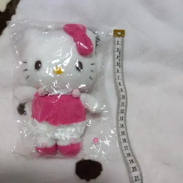 헬로키티 스트랩 포함 봉제 인형 약 15cm