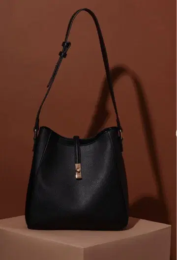 트위스트 메탈 토트백/SNIDEL