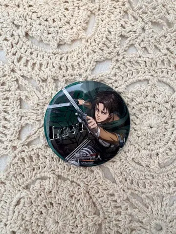 진격의 거인 리바이 캔뱃지