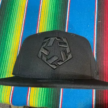 TRIBAL T-Star - Black on Black Snapback