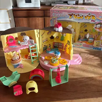 꿈의 엄청 큰 말하는 푸딩 하우스