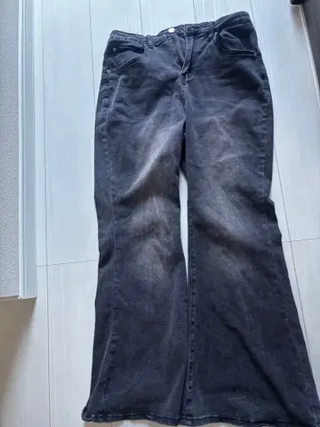 다크 그레이 부츠컷 데님