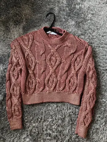 ZARA 핑크 케이블 니트 크롭 스웨터