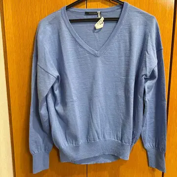 Macphee 울 100% 라이트 블루 V넥 스웨터