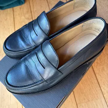 블랙 로퍼 가죽