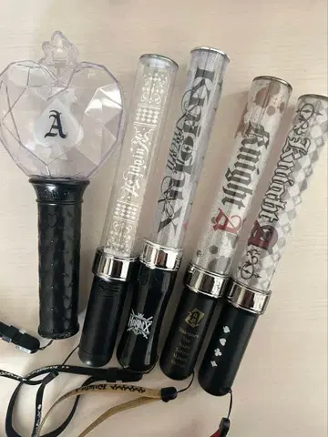 기사A 기사X 응원봉