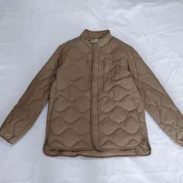 레어!! 유니클로 화이트 마운티니어링 다운 M