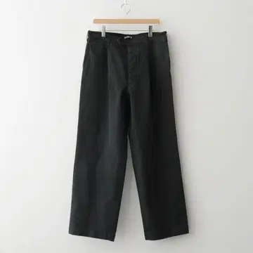 PRODUCT DYED FINX CHINO ONE-TUCK PANTS