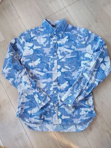 COMME CA ISM 스트라이프 카모 패턴 버튼 셔츠