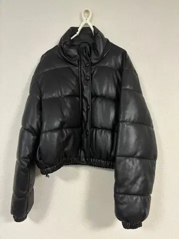 ZARA 블랙 숏 기장 다운 자켓