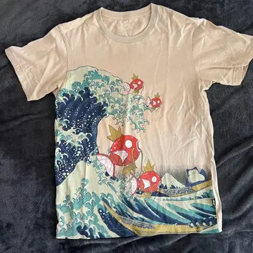 UT M 사이즈 포켓몬 가쓰시카 호쿠사이 콜라보 잉어킹 카비곤 유니클로