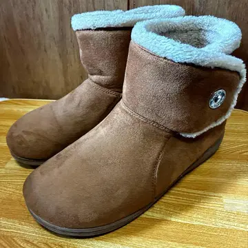 vionic 브라운 스웨이드 어그 부츠