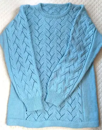 핸드메이드 시스루 짜임 패턴의 스카이블루 긴팔 스웨터