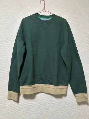 TOMMY HILFIGER 다크 그린 맨투맨