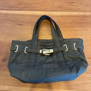 시타 파타란티카 미니 토트 카나구츠키 Deuxieme Classe