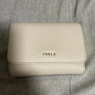 FURLA 베이지 3단 폴더형 지갑 수납 가방 포함