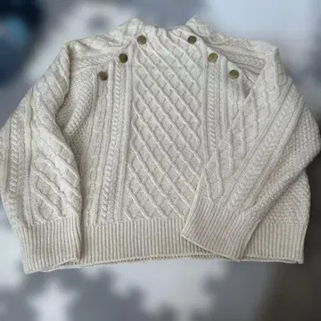 아이보리 케이블 니트 스웨터 긴팔