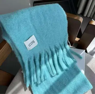 COS 스카이블루 모헤어 머플러 US 사이즈 8