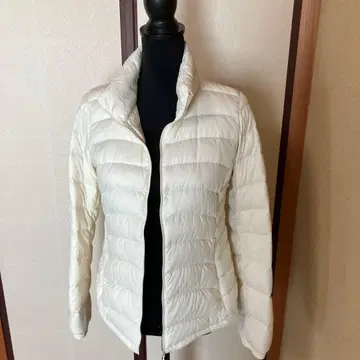 화이트 다운 자켓 퀼팅