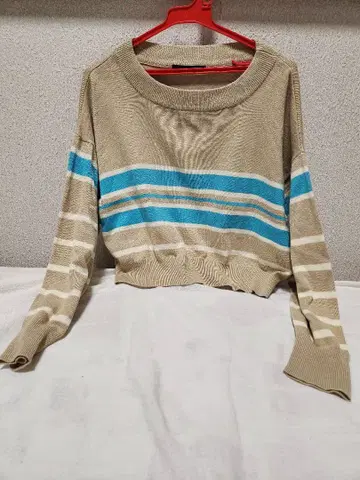 Kastane 스트라이프 크롭 니트 스웨터