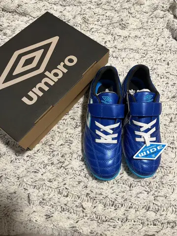 엄브로 축구화 21.0