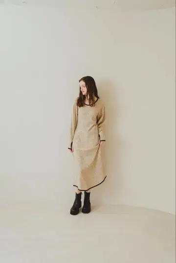 PINUE 보더 서멀 원피스 IVORY