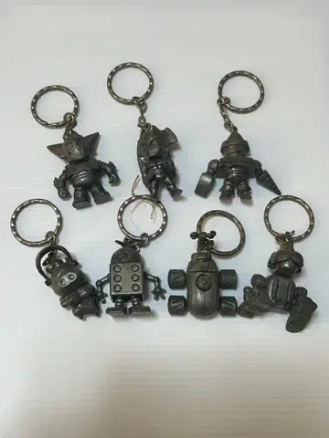 로봇 키링 8개 세트